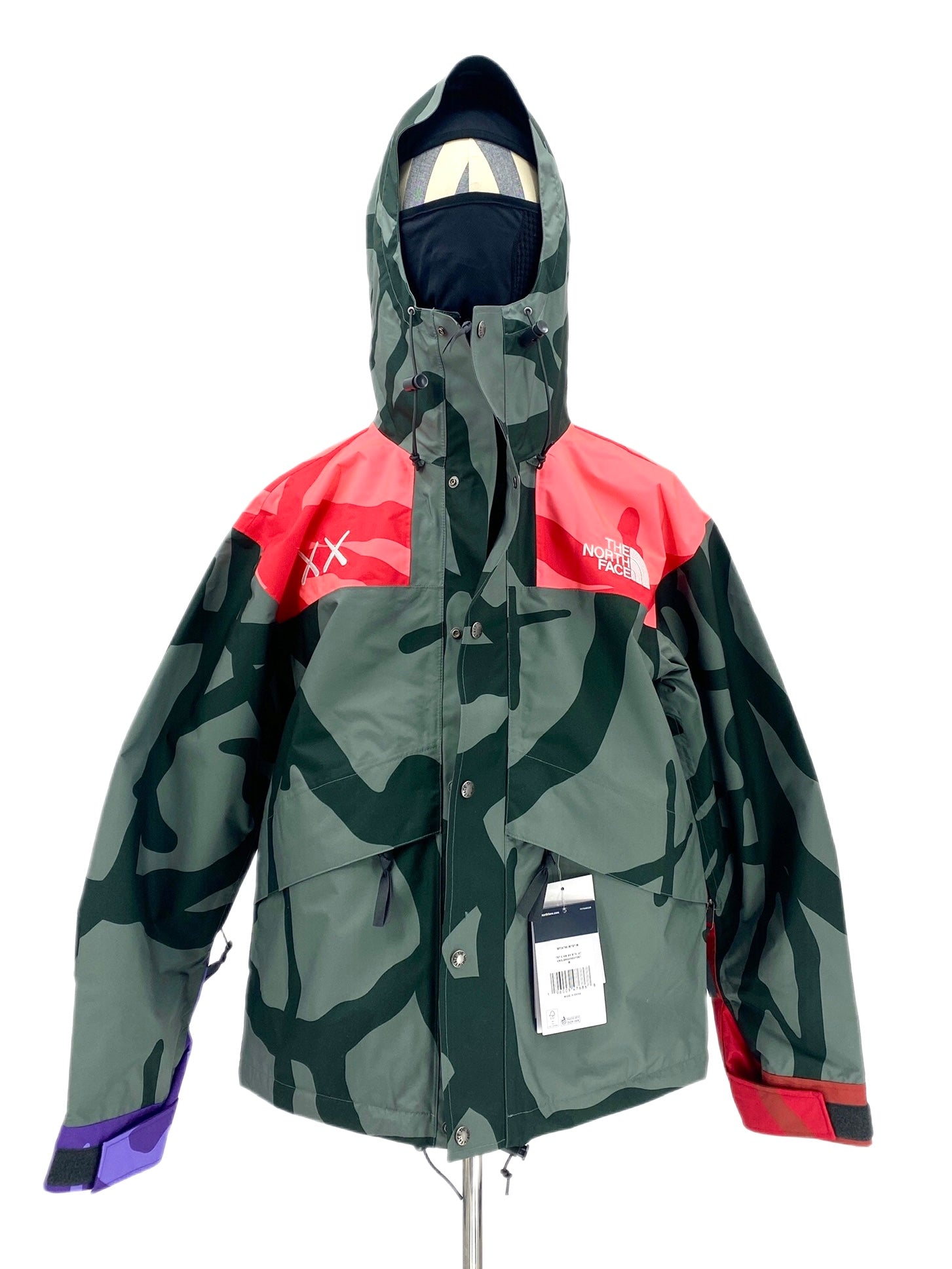 THE NORTH FACE × KAWS